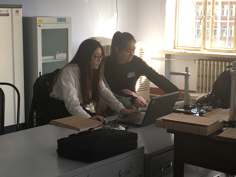 市档案局:应对查档高峰 提升服务能力